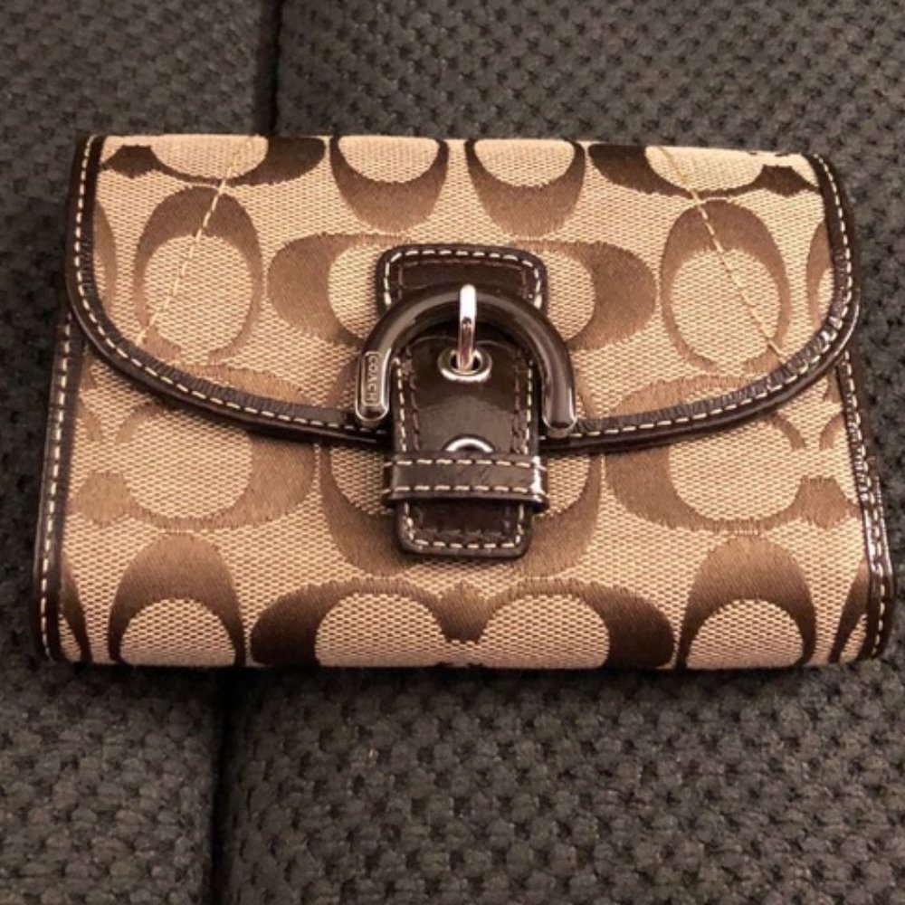 Brown/Tan Coach Wallet (EUC)